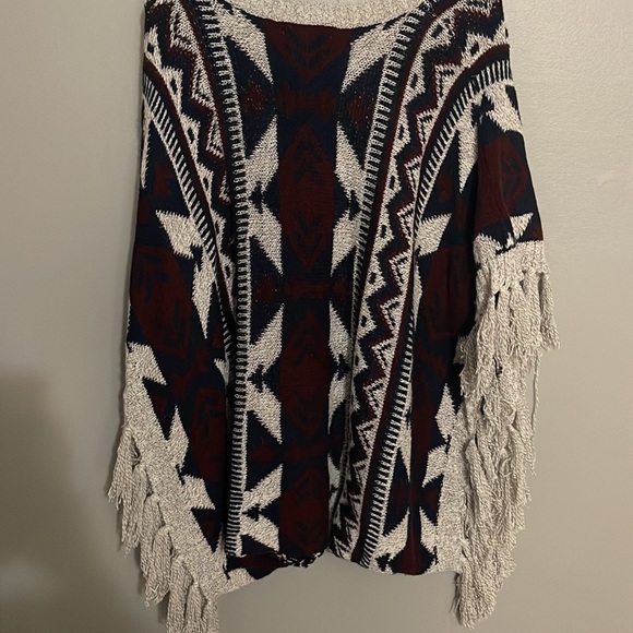 Aztec Patterned Shaw - Picture 6 of 6